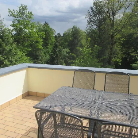 Ferienwohnung Bienenkorb Haus